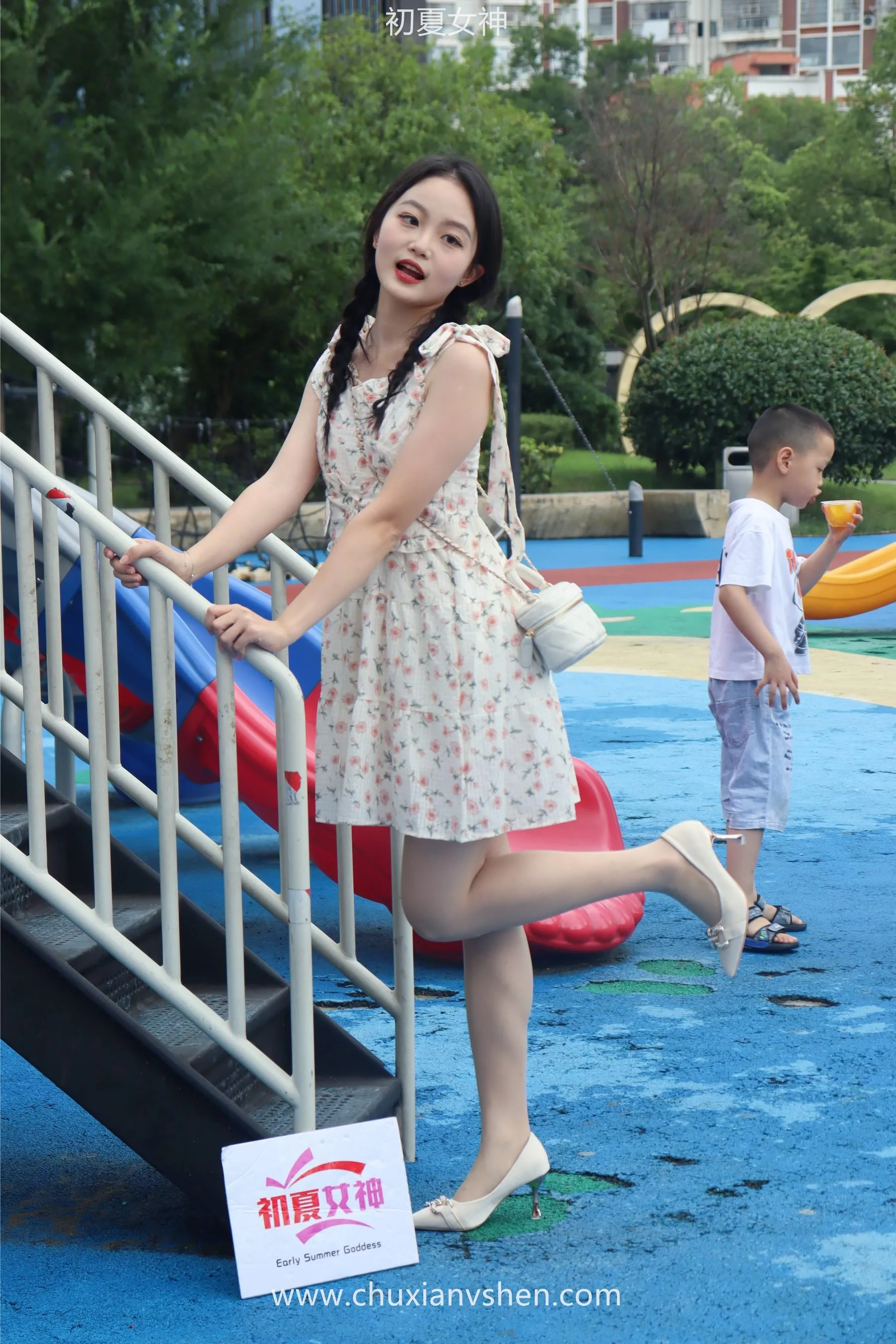 初夏女神 NO.050 双双 公园游玩 [221P]插图6